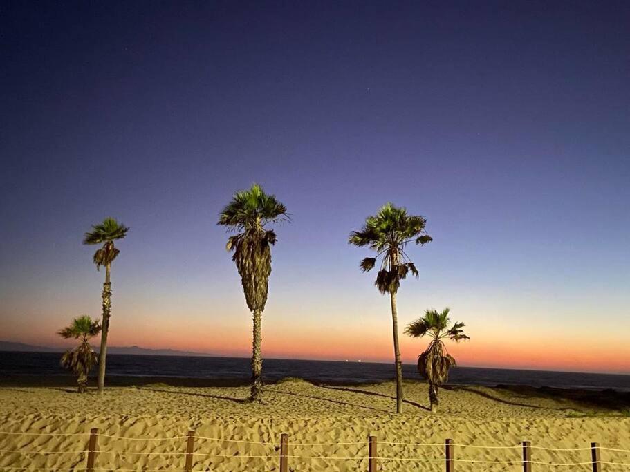 Gateway To Oxnard Beach Buitenkant foto
